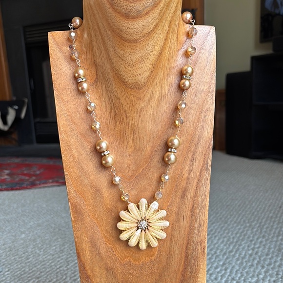 Gold Flower Necklace - Picture 3 of 4